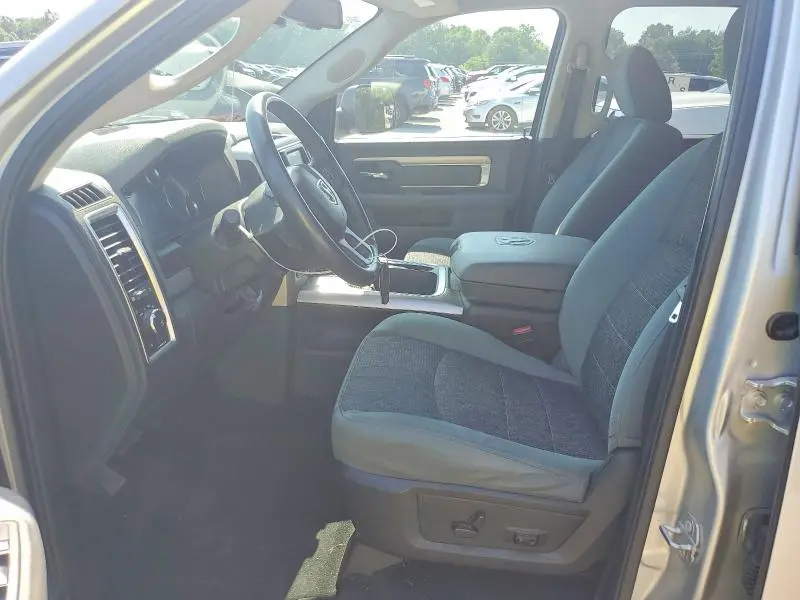 2017 RAM 1500 SLT  