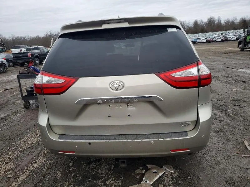 2015 TOYOTA SIENNA XLE  