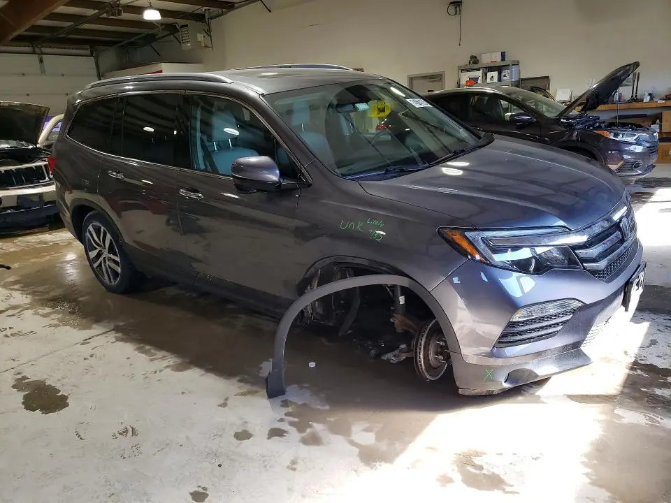 2017 HONDA PILOT TOURING  