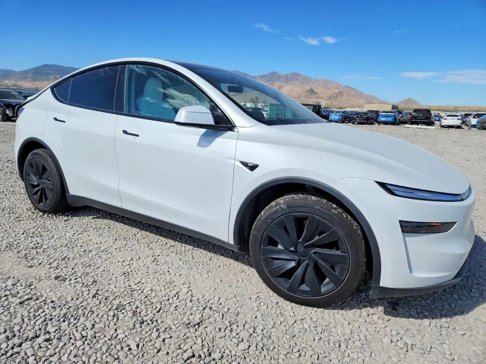 2026 TESLA MODEL Y   