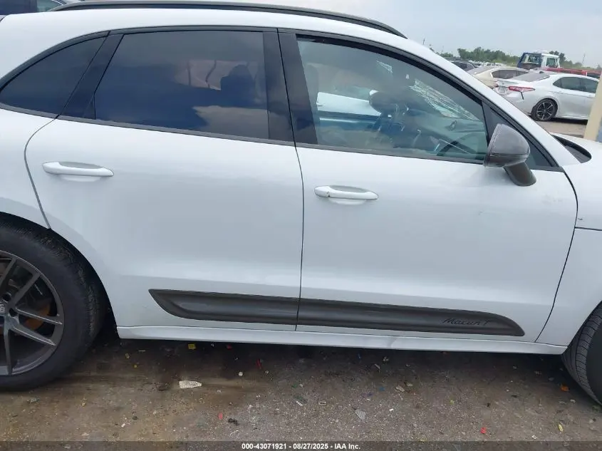 2023 PORSCHE MACAN T