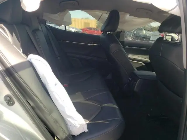 2023 TOYOTA CAMRY XLE  