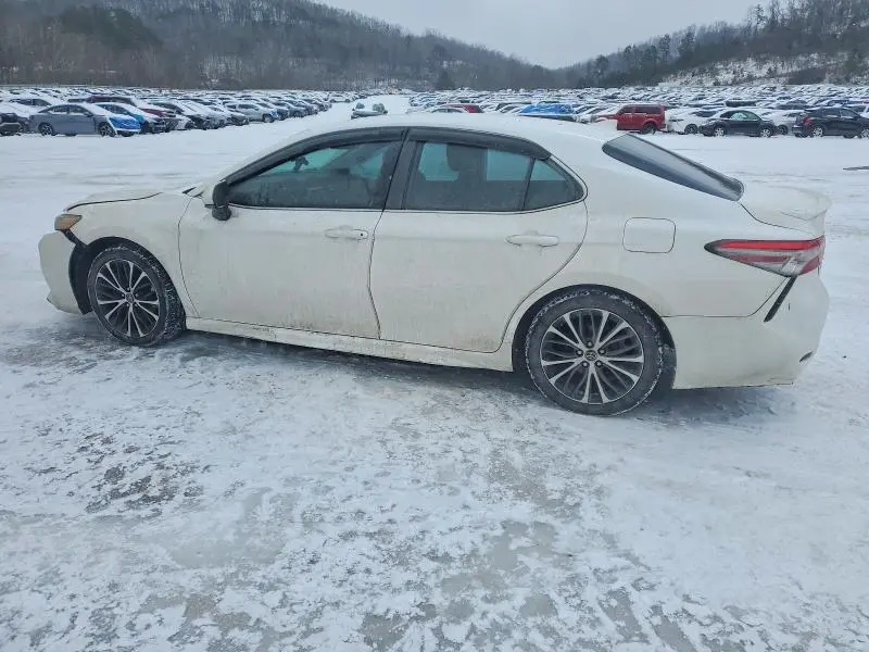 2019 TOYOTA CAMRY SE  