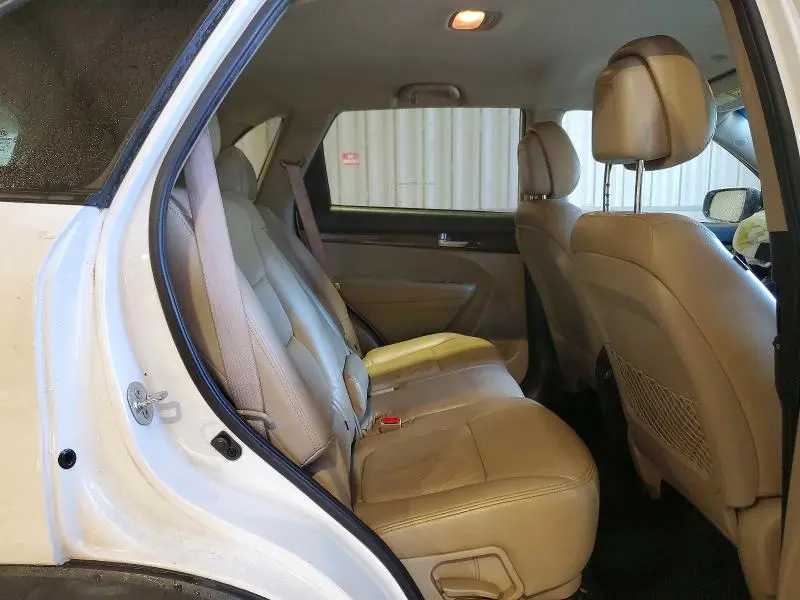 2014 KIA SORENTO LX  