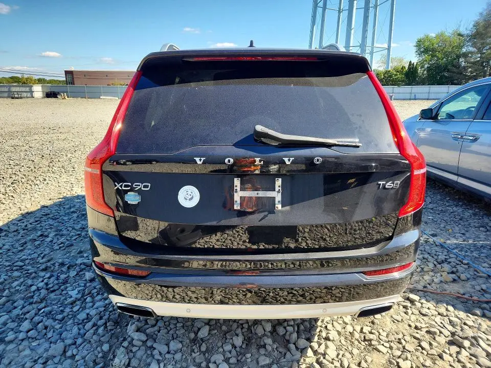 2016 VOLVO XC90 T6  