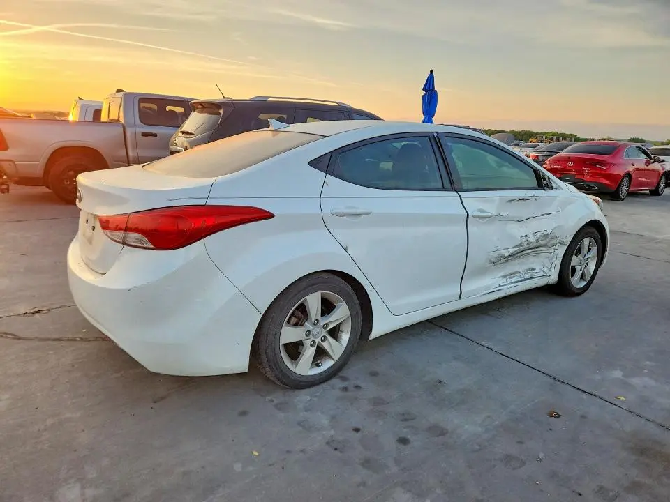 2012 HYUNDAI ELANTRA GLS  