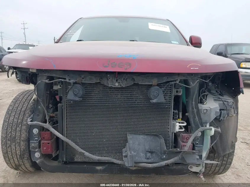 2017 JEEP GRAND CHEROKEE LAREDO 4X2