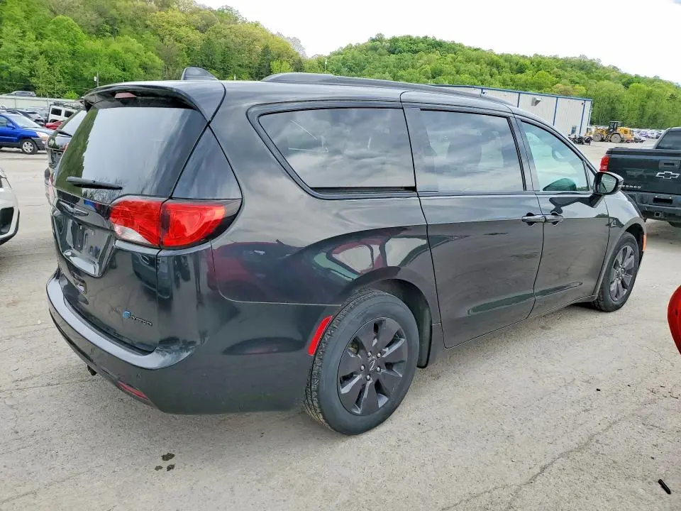 2019 CHRYSLER PACIFICA HYBRID LIMITED  