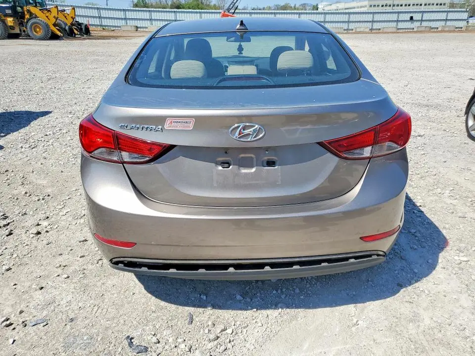 2016 HYUNDAI ELANTRA SE  