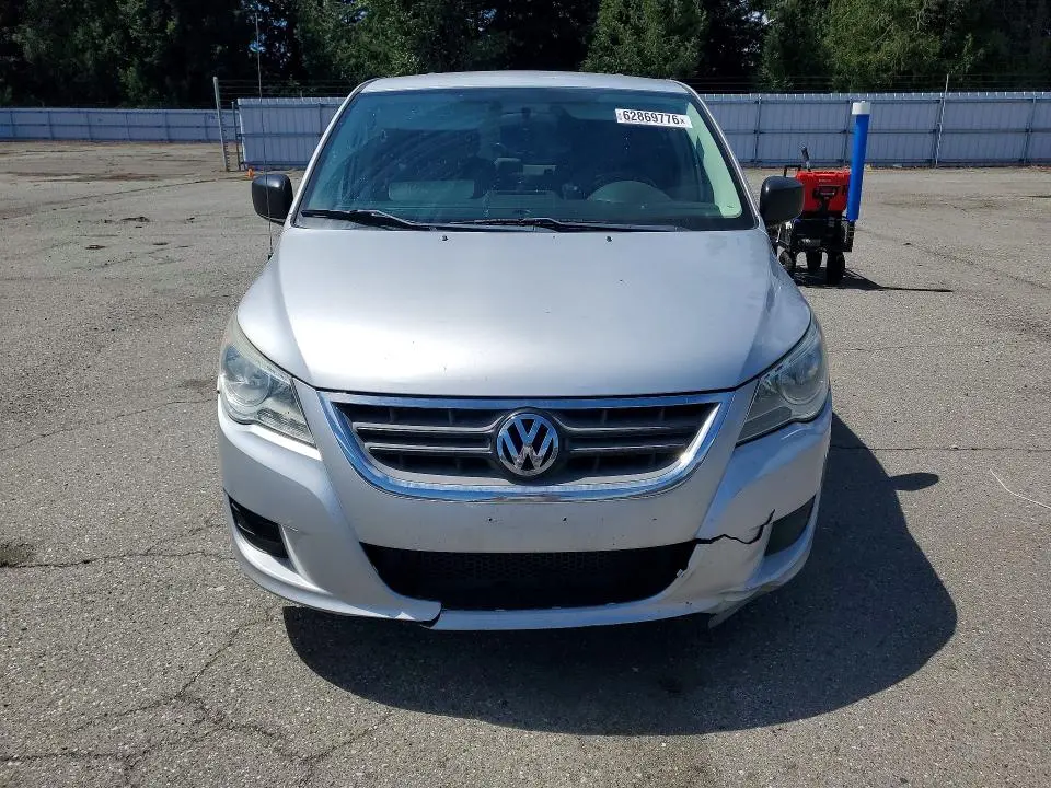 2011 VOLKSWAGEN ROUTAN S  