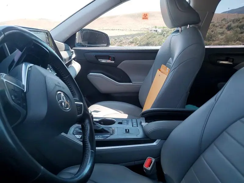 2021 TOYOTA HIGHLANDER HYBRID XLE  