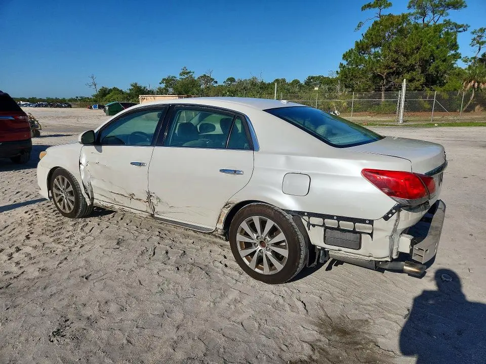 2011 TOYOTA AVALON LIMITED  
