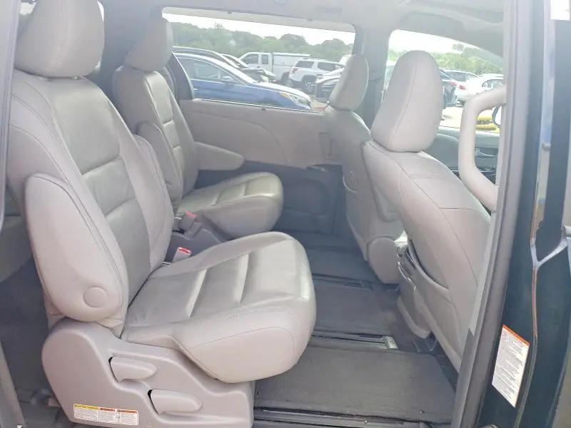 2017 TOYOTA SIENNA XLE 7-PASSENGER  