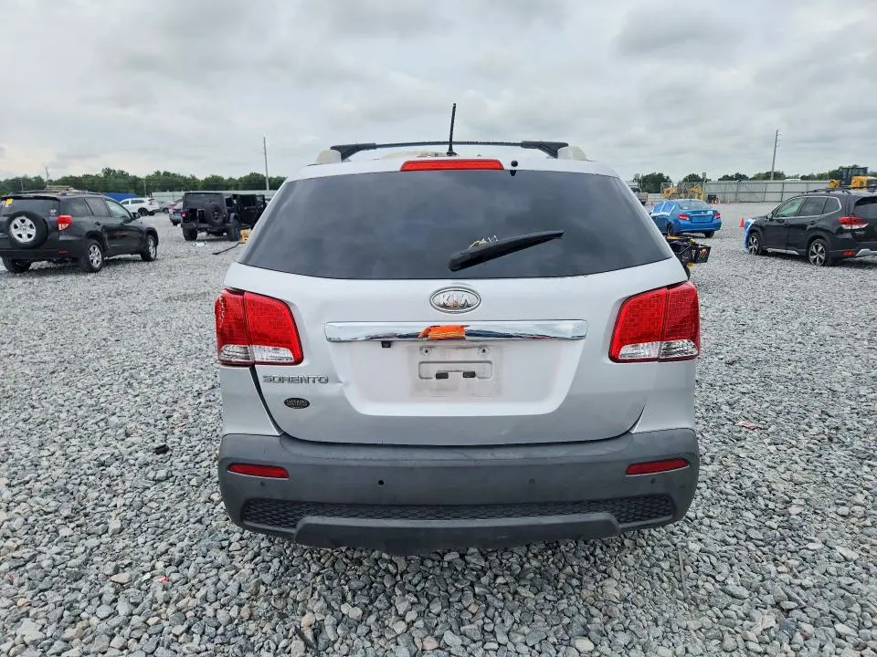 2012 KIA SORENTO LX  