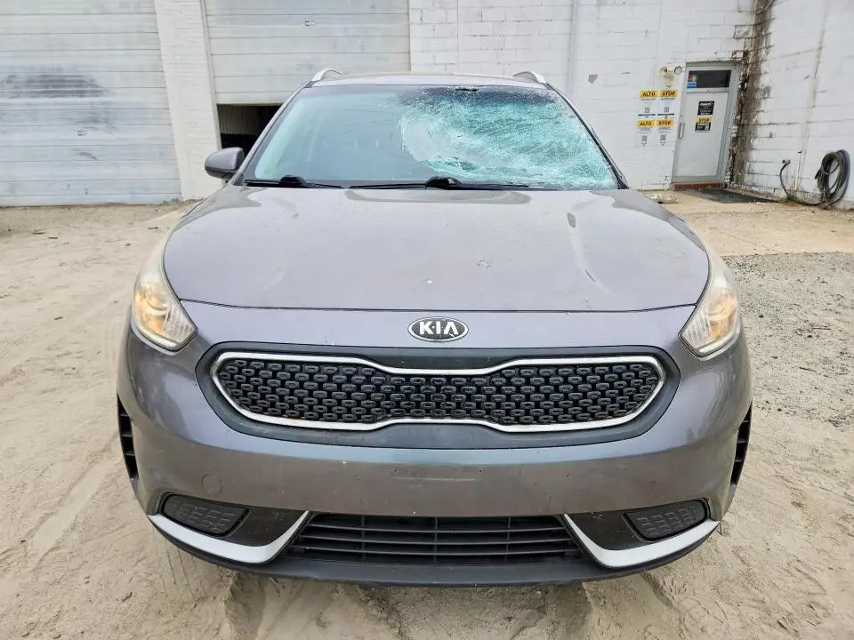 2017 KIA NIRO LX  