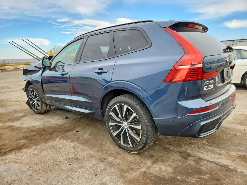 2025 VOLVO XC60 PLUS  