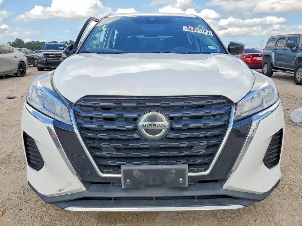 2021 NISSAN KICKS S  