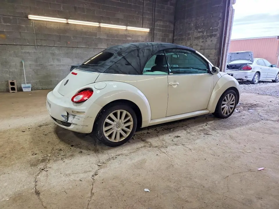 2010 VOLKSWAGEN NEW BEETLE   