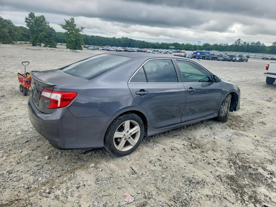 2012 TOYOTA CAMRY SE  