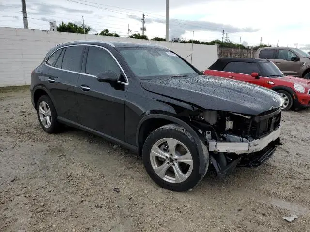 2025 MERCEDES-BENZ GLC 300  