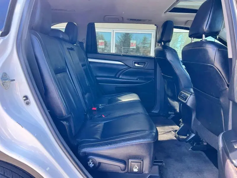 2017 TOYOTA HIGHLANDER XLE  