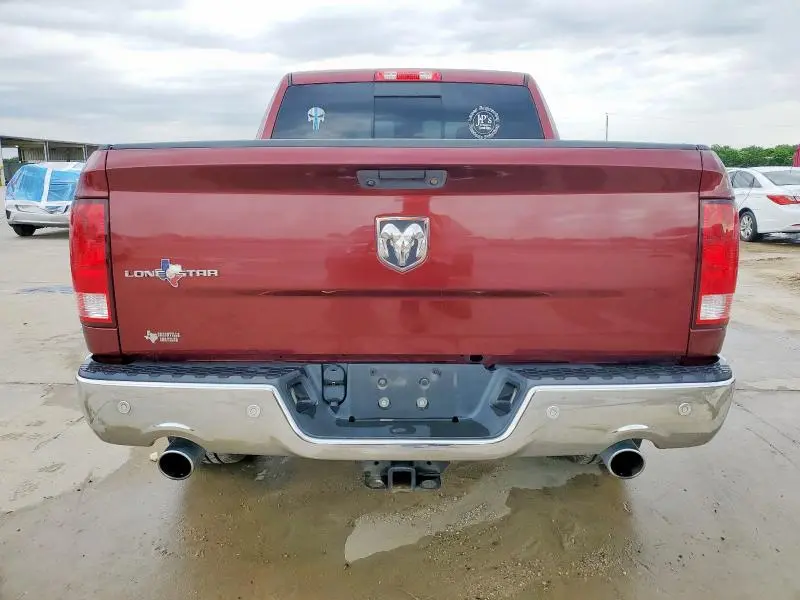 2016 RAM 1500 SLT  