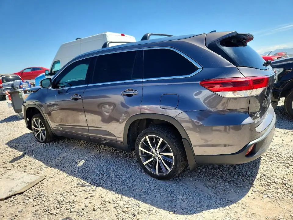 2017 TOYOTA HIGHLANDER XLE  