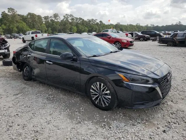 2023 NISSAN ALTIMA SV  