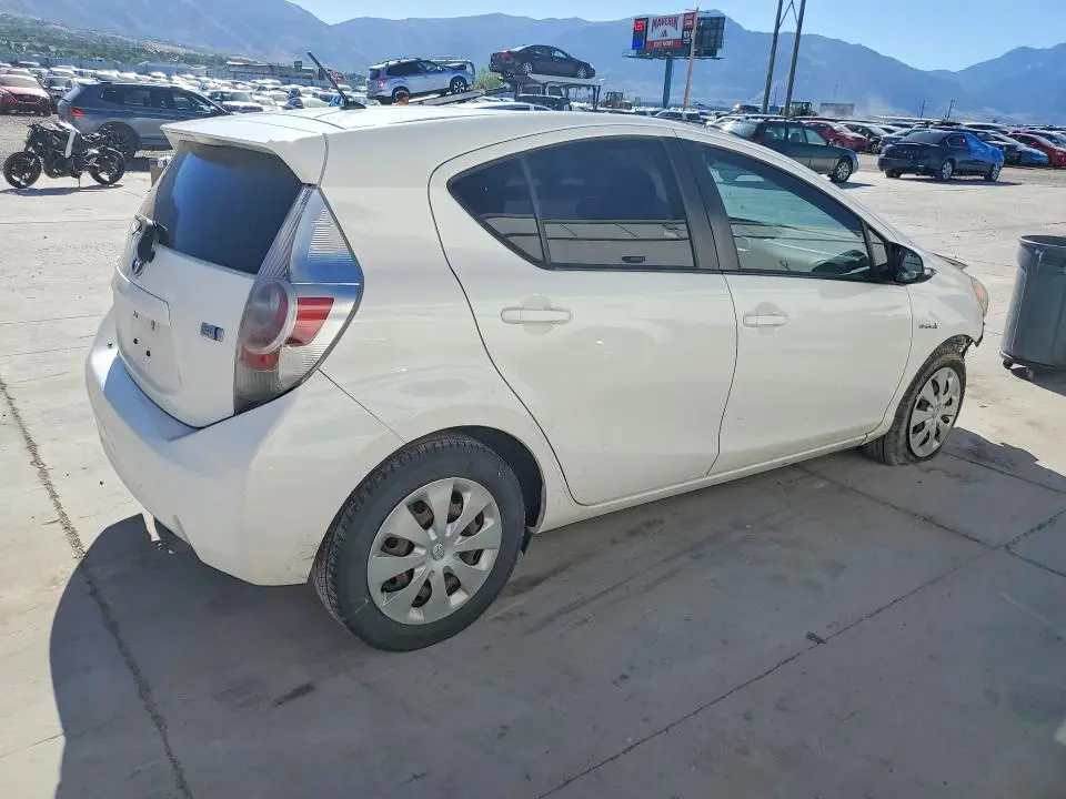 2013 TOYOTA PRIUS C TWO  