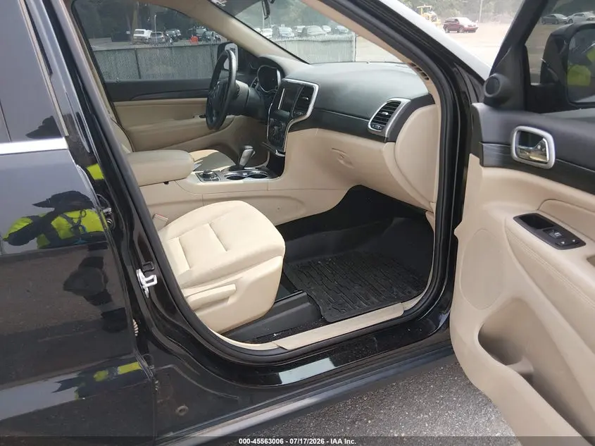 2019 JEEP GRAND CHEROKEE LAREDO E 4X4