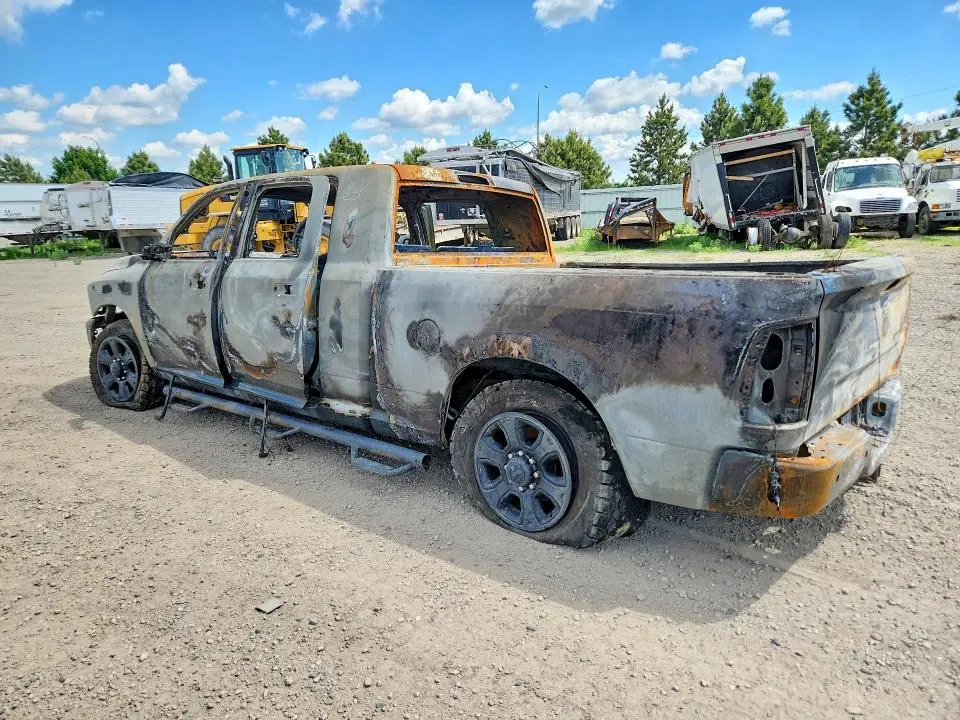 2016 RAM 2500 SLT  