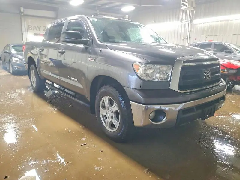 2011 TOYOTA TUNDRA CREWMAX SR5  