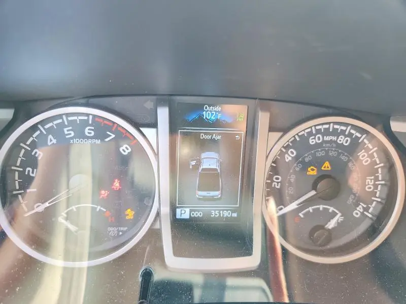 2022 TOYOTA TACOMA SR5 V6  