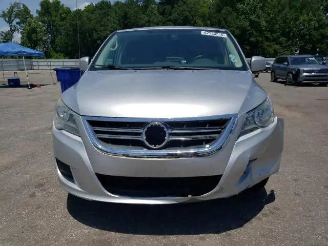 2011 VOLKSWAGEN ROUTAN SE  