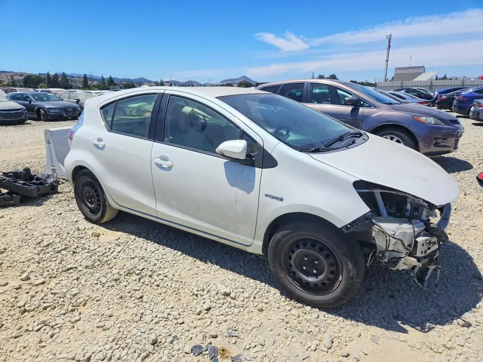 2015 TOYOTA PRIUS C ONE  