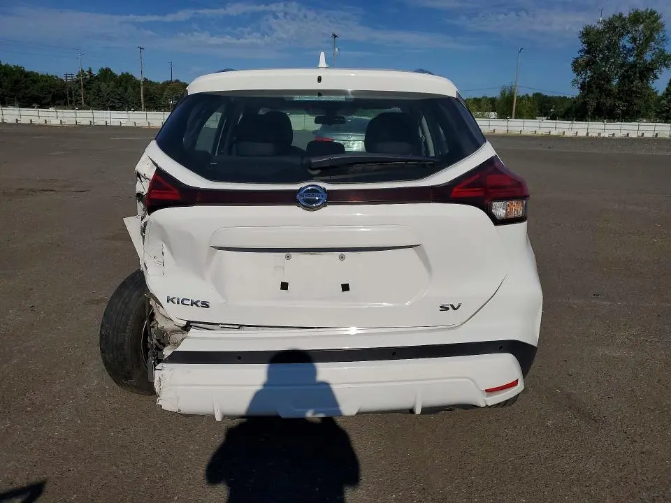 2021 NISSAN KICKS SV  