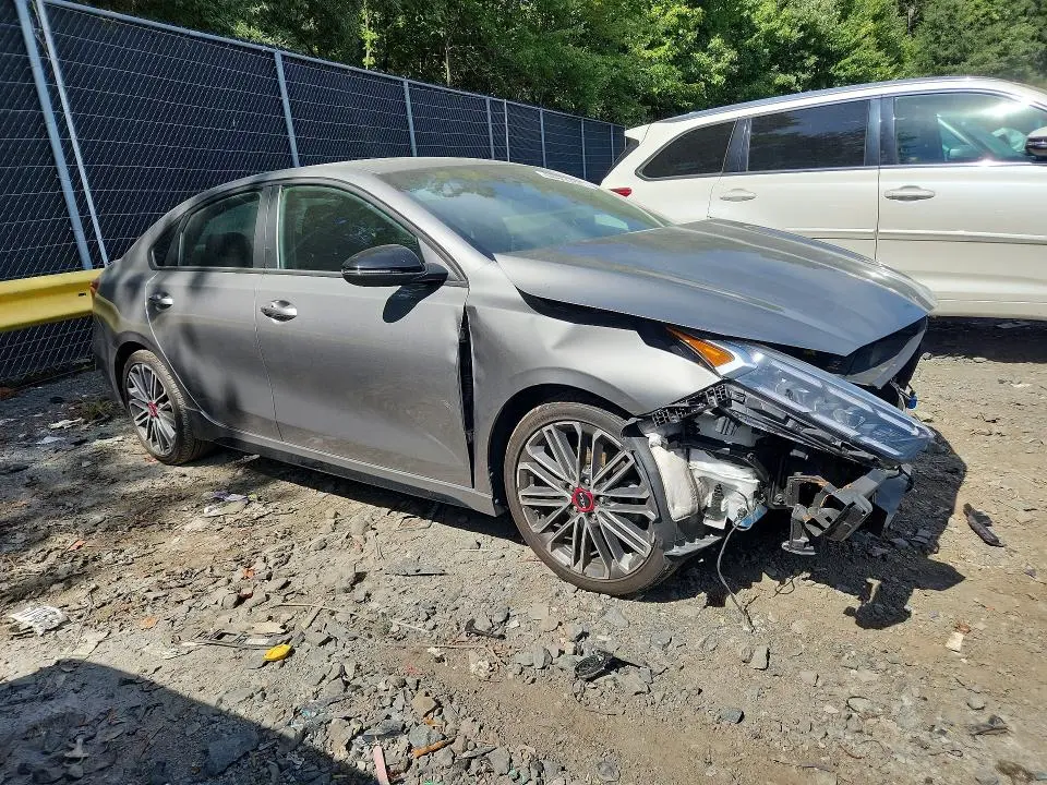 2023 KIA FORTE GT  