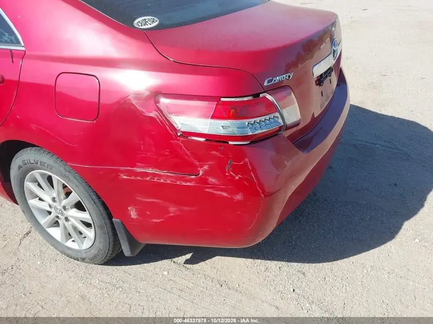 2011 TOYOTA CAMRY XLE