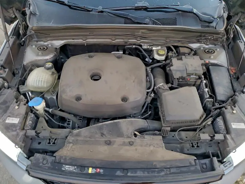 2019 VOLVO XC40 T5 MOMENTUM  