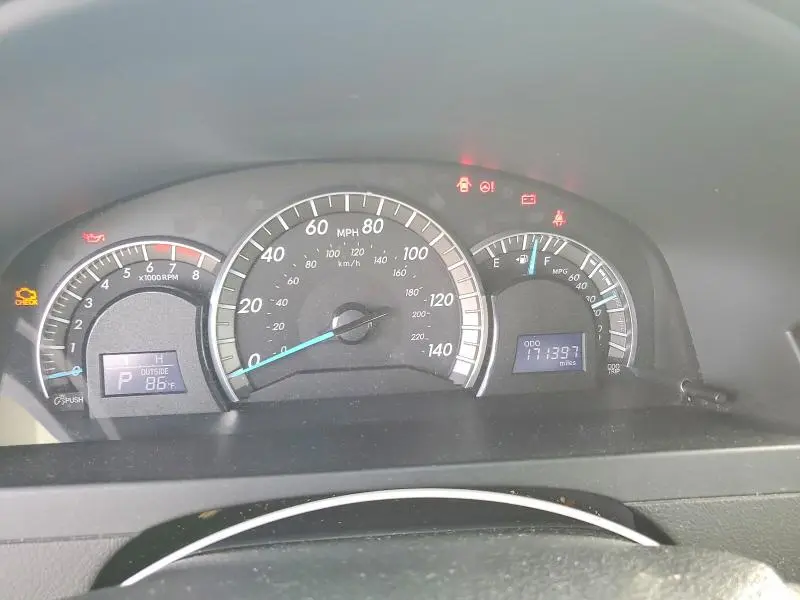 2012 TOYOTA CAMRY SE  