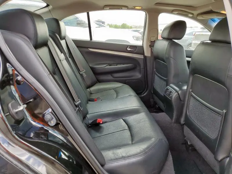 2013 INFINITI G37   