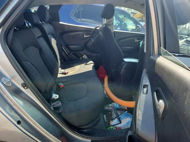 2010 HYUNDAI TUCSON GLS  