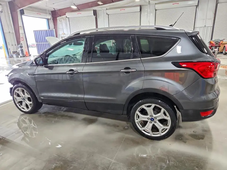 2019 FORD ESCAPE TITANIUM  
