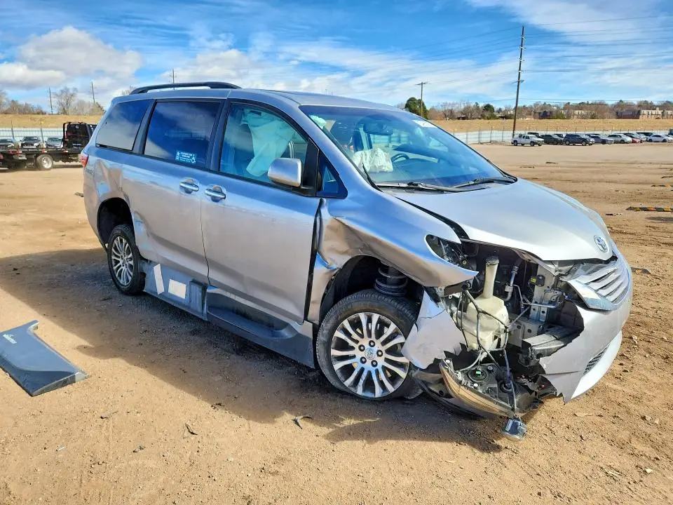 2017 TOYOTA SIENNA XLE 8-PASSENGER  