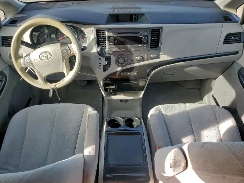 2011 TOYOTA SIENNA LE  