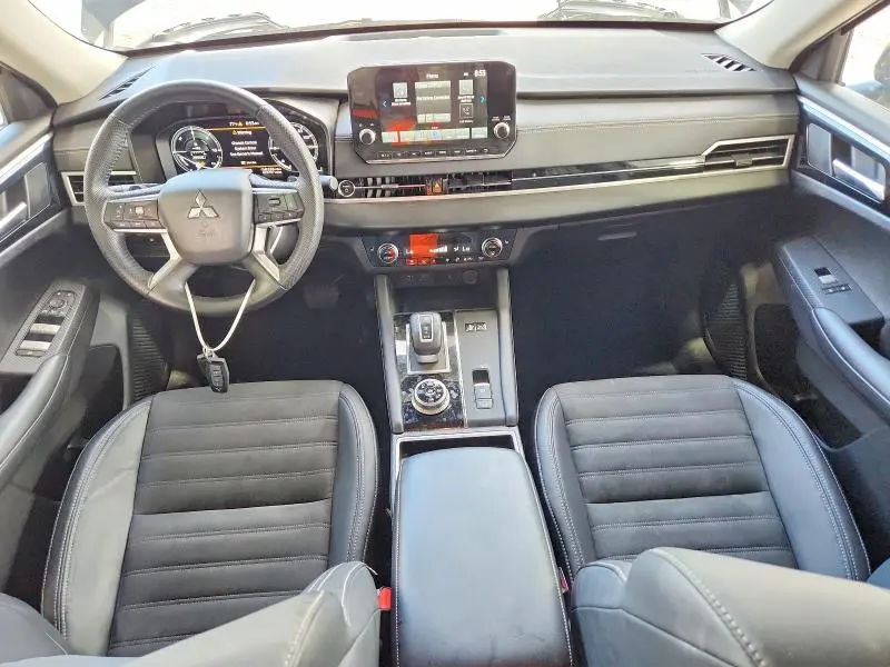 2023 MITSUBISHI OUTLANDER SE  