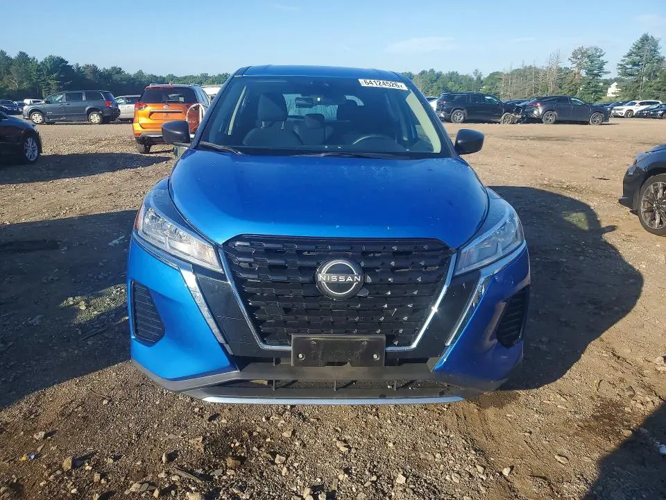 2024 NISSAN KICKS S  