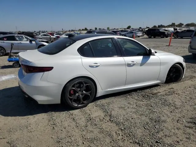 2017 ALFA ROMEO GIULIA TI  