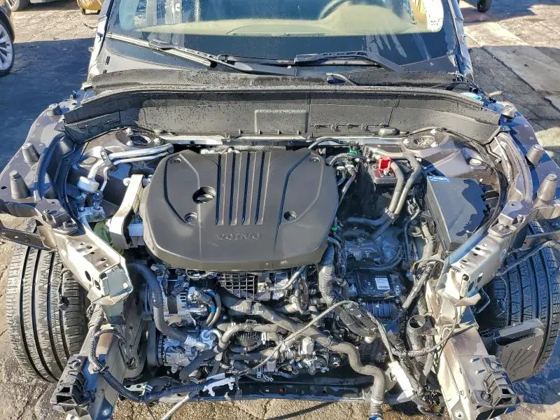 2025 VOLVO XC90 CORE  