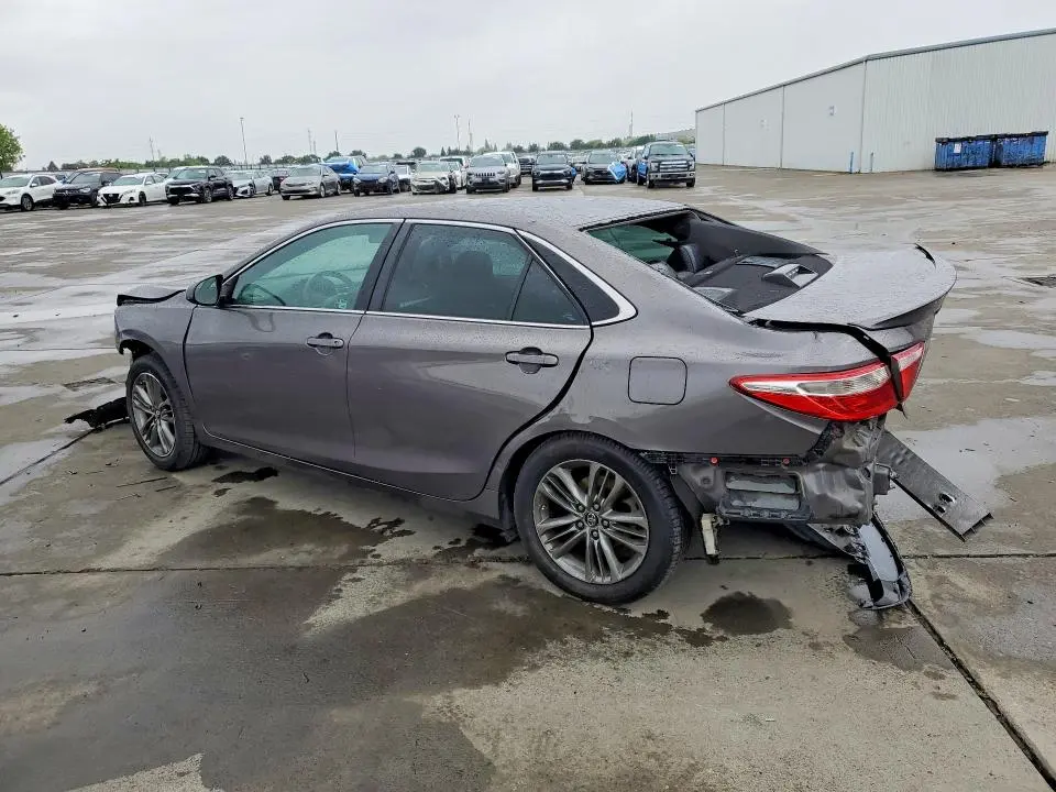 2017 TOYOTA CAMRY SE  